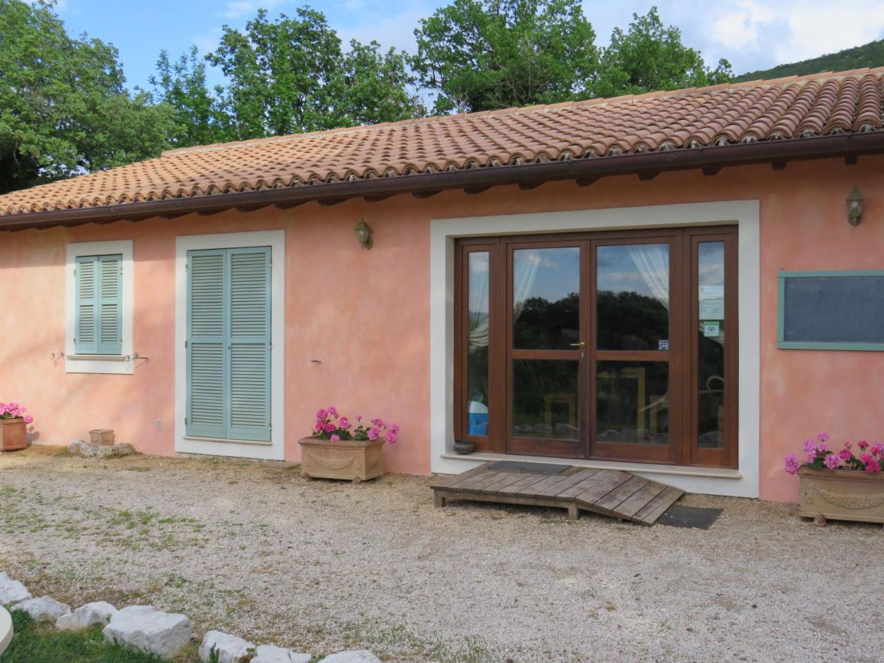 Agriturismo San Martino Foligno Ngoại thất bức ảnh
